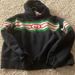 Real authentic Gucci sweatshirt . Very thick and warm